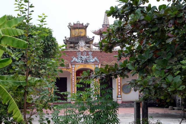 Bốn nhà Triệu trong sử Việt  Den-trinh-thi