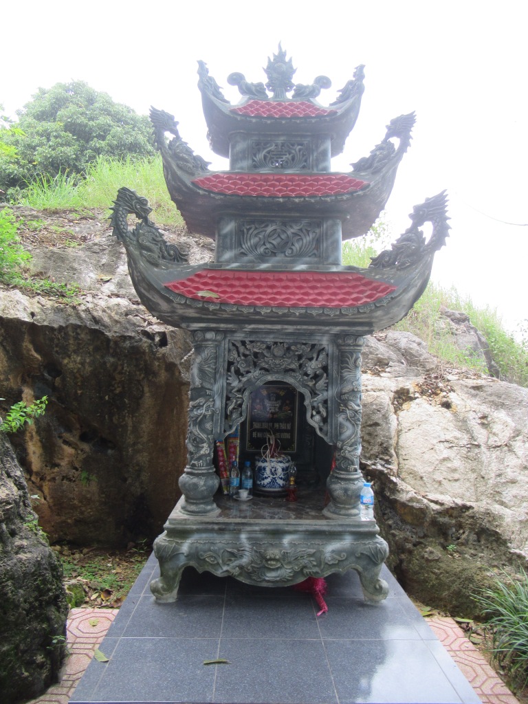 Động Đình Thánh Mẫu và Ngũ vị Tôn Quan (Thần tích làng La Phù) Img_9000